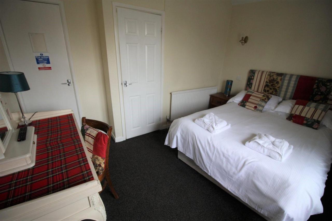 Hotel The White Hart Whitchurch  Habitación foto